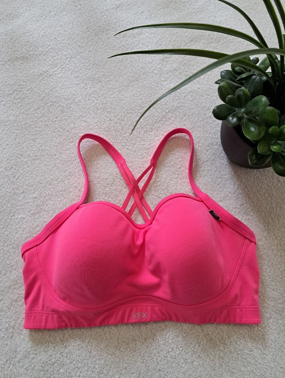 VSX Victoria's Secret Sports Bra Pink 34DD Strappy Underwire Padded Activewear